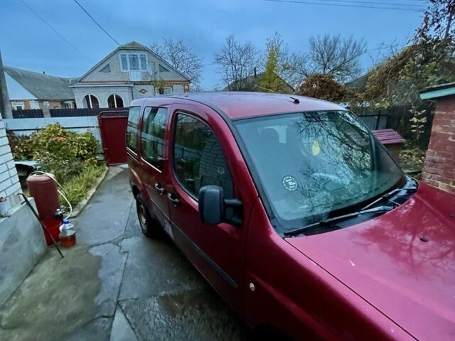 Красный Фиат Добло, объемом двигателя 1.3 л и пробегом 2 тыс. км за 4600 $, фото 1 на Automoto.ua