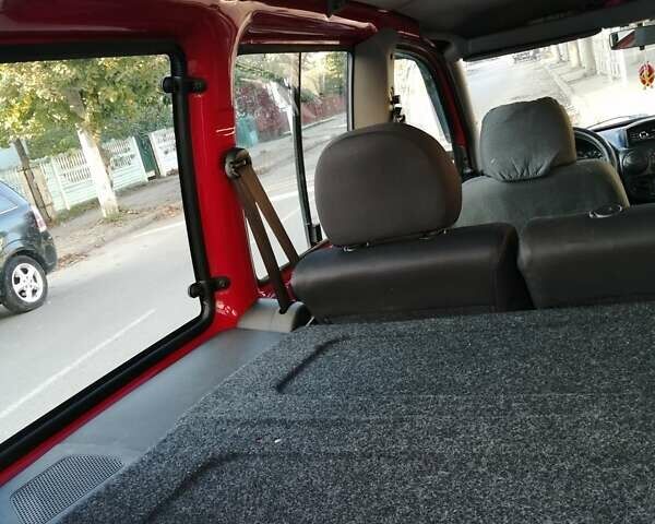 Красный Фиат Добло, объемом двигателя 1.3 л и пробегом 196 тыс. км за 5100 $, фото 3 на Automoto.ua