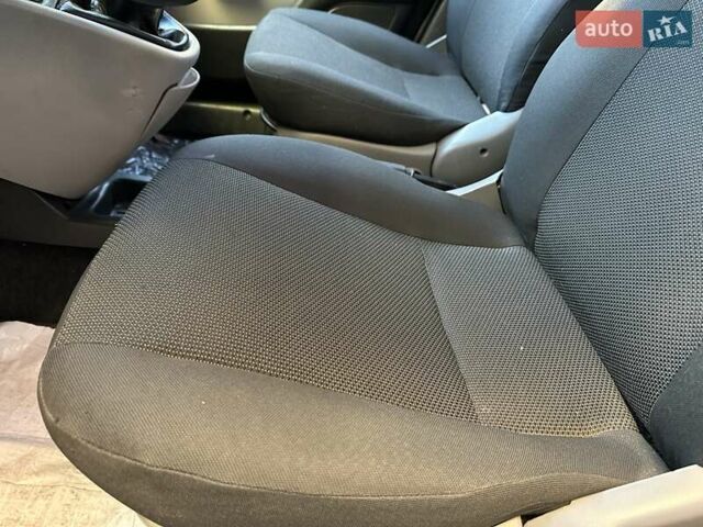 Красный Фиат Добло, объемом двигателя 1.9 л и пробегом 189 тыс. км за 5600 $, фото 25 на Automoto.ua