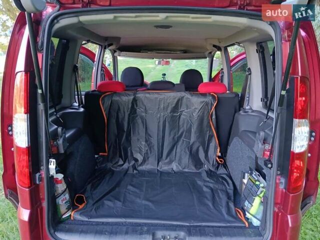 Красный Фиат Добло, объемом двигателя 1.37 л и пробегом 139 тыс. км за 5500 $, фото 9 на Automoto.ua