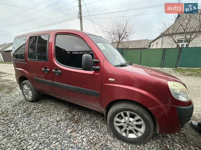 Красный Фиат Добло, объемом двигателя 1.3 л и пробегом 280 тыс. км за 5200 $, фото 5 на Automoto.ua