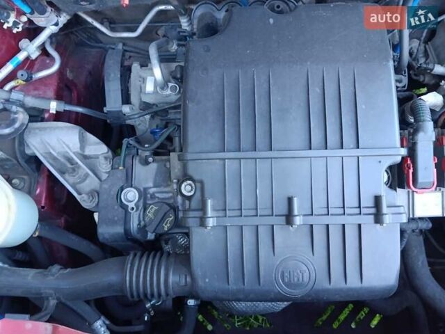 Красный Фиат Добло, объемом двигателя 1.37 л и пробегом 139 тыс. км за 5500 $, фото 6 на Automoto.ua