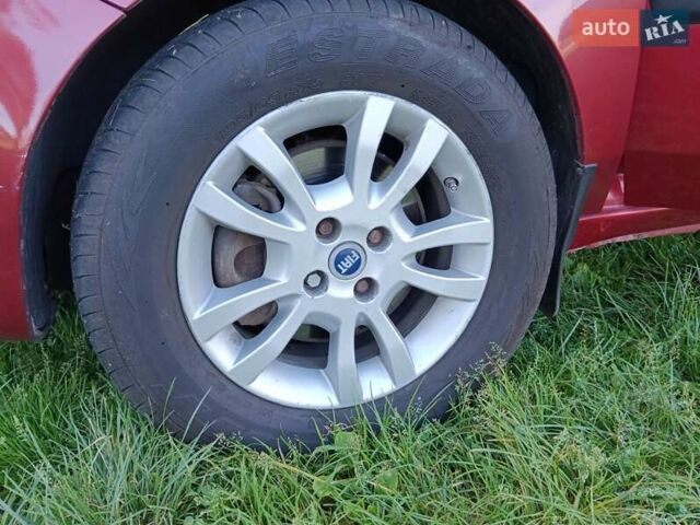 Красный Фиат Добло, объемом двигателя 1.37 л и пробегом 139 тыс. км за 5500 $, фото 14 на Automoto.ua