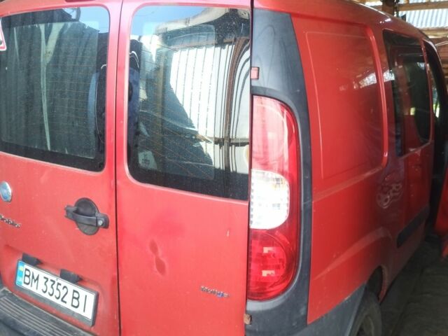 Красный Фиат Добло, объемом двигателя 1.2 л и пробегом 250 тыс. км за 2600 $, фото 1 на Automoto.ua