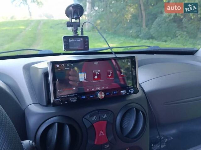 Красный Фиат Добло, объемом двигателя 1.37 л и пробегом 139 тыс. км за 5500 $, фото 17 на Automoto.ua