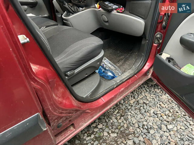 Красный Фиат Добло, объемом двигателя 1.3 л и пробегом 280 тыс. км за 5200 $, фото 15 на Automoto.ua