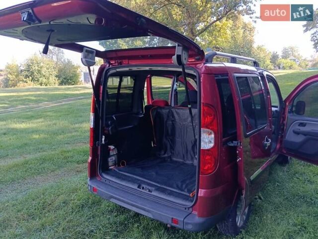 Красный Фиат Добло, объемом двигателя 1.37 л и пробегом 139 тыс. км за 5500 $, фото 11 на Automoto.ua