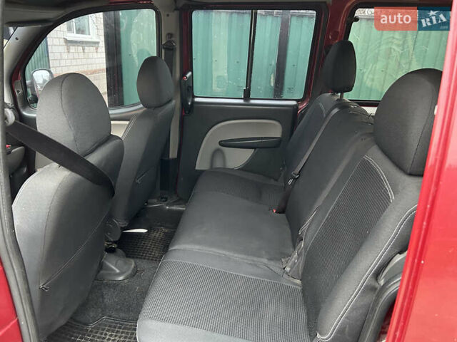 Красный Фиат Добло, объемом двигателя 1.3 л и пробегом 280 тыс. км за 5200 $, фото 8 на Automoto.ua