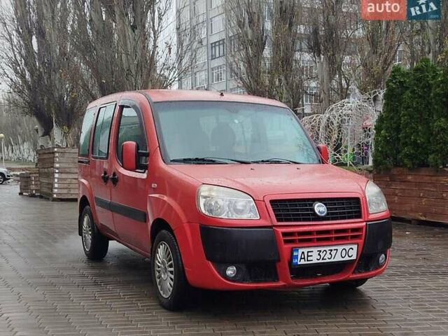 Красный Фиат Добло, объемом двигателя 1.3 л и пробегом 299 тыс. км за 6000 $, фото 1 на Automoto.ua