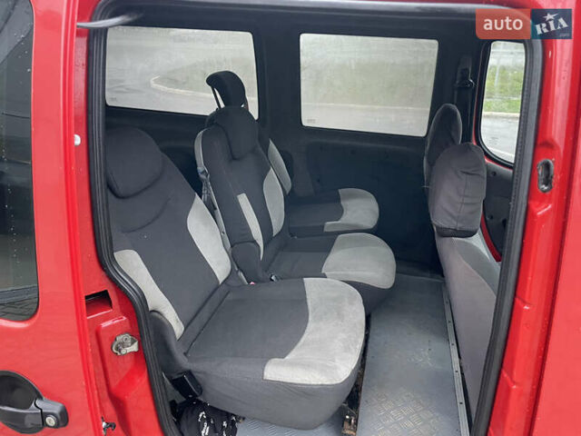 Красный Фиат Добло, объемом двигателя 1.4 л и пробегом 271 тыс. км за 3800 $, фото 11 на Automoto.ua