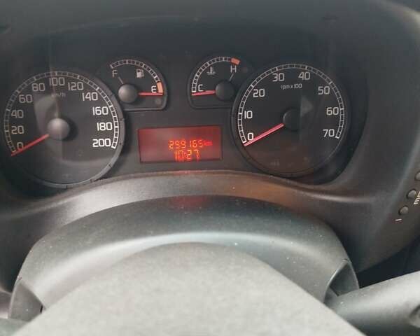 Красный Фиат Добло, объемом двигателя 1.3 л и пробегом 299 тыс. км за 6000 $, фото 18 на Automoto.ua