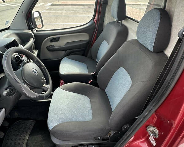 Червоний Фіат Добло, об'ємом двигуна 1.9 л та пробігом 196 тис. км за 2990 $, фото 9 на Automoto.ua