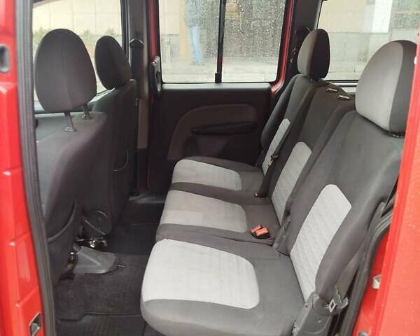 Красный Фиат Добло, объемом двигателя 1.3 л и пробегом 299 тыс. км за 6000 $, фото 13 на Automoto.ua