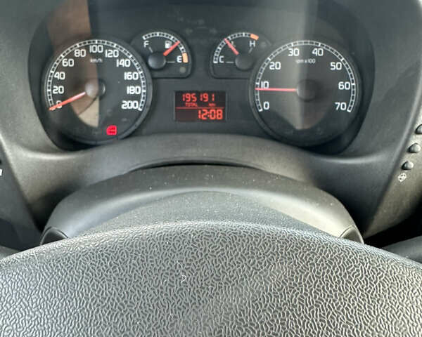 Червоний Фіат Добло, об'ємом двигуна 1.9 л та пробігом 196 тис. км за 2990 $, фото 10 на Automoto.ua