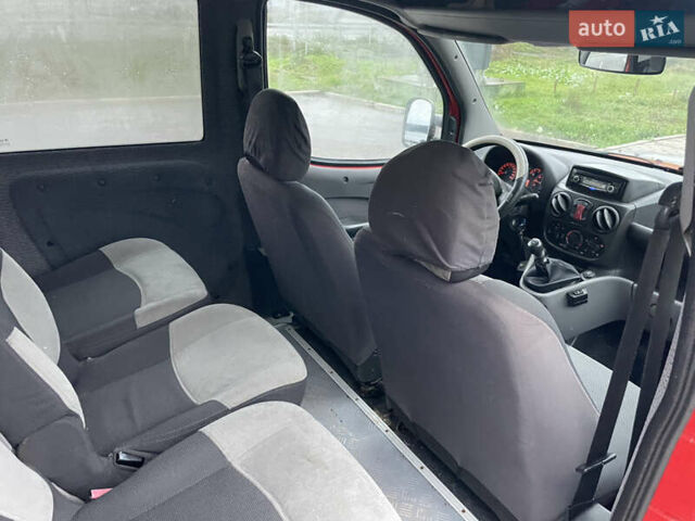 Красный Фиат Добло, объемом двигателя 1.4 л и пробегом 271 тыс. км за 3800 $, фото 12 на Automoto.ua