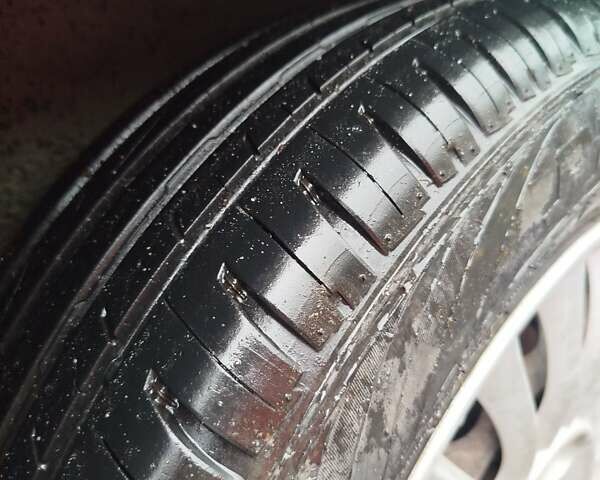 Красный Фиат Добло, объемом двигателя 1.3 л и пробегом 299 тыс. км за 6000 $, фото 19 на Automoto.ua