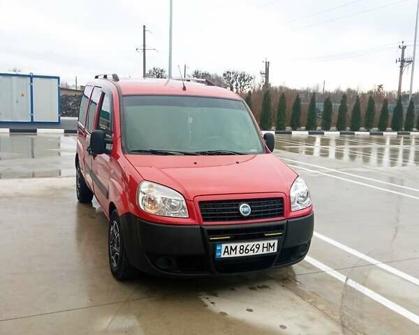 Красный Фиат Добло, объемом двигателя 1.9 л и пробегом 327 тыс. км за 4950 $, фото 5 на Automoto.ua