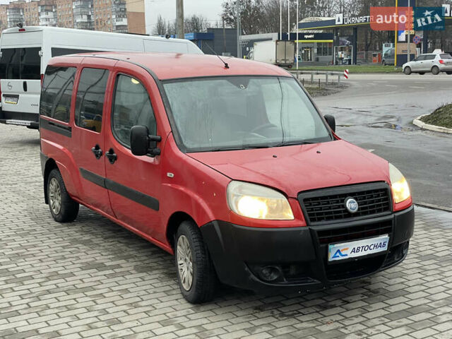 Красный Фиат Добло, объемом двигателя 1.4 л и пробегом 271 тыс. км за 3800 $, фото 2 на Automoto.ua