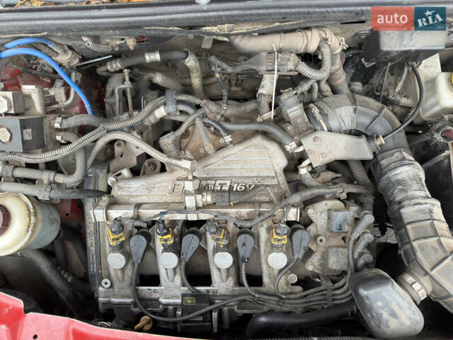 Красный Фиат Добло, объемом двигателя 1.6 л и пробегом 350 тыс. км за 3700 $, фото 22 на Automoto.ua