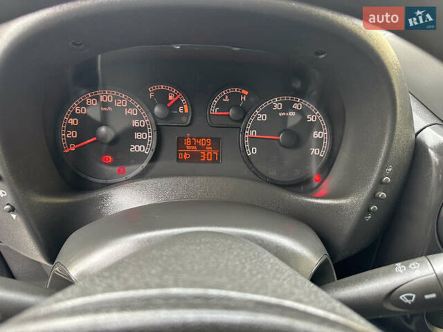 Червоний Фіат Добло, об'ємом двигуна 1.9 л та пробігом 187 тис. км за 6500 $, фото 10 на Automoto.ua