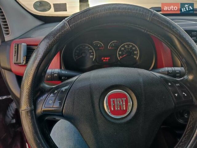Красный Фиат Добло, объемом двигателя 1.6 л и пробегом 271 тыс. км за 7500 $, фото 21 на Automoto.ua