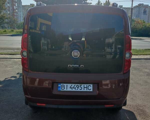 Красный Фиат Добло, объемом двигателя 1.6 л и пробегом 271 тыс. км за 7500 $, фото 2 на Automoto.ua