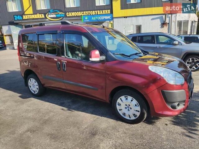 Красный Фиат Добло, объемом двигателя 1.6 л и пробегом 271 тыс. км за 7500 $, фото 4 на Automoto.ua
