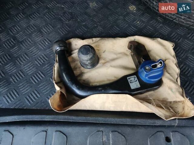 Красный Фиат Добло, объемом двигателя 1.6 л и пробегом 271 тыс. км за 7500 $, фото 31 на Automoto.ua