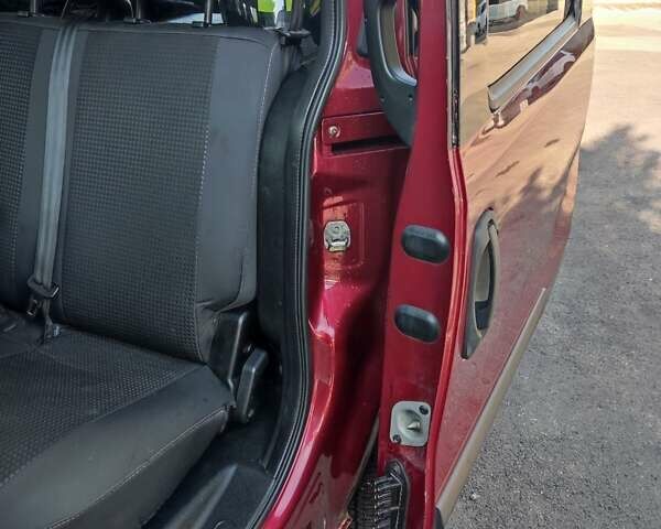 Красный Фиат Добло, объемом двигателя 1.6 л и пробегом 271 тыс. км за 7500 $, фото 17 на Automoto.ua