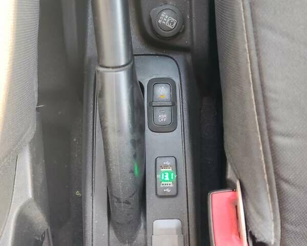 Красный Фиат Добло, объемом двигателя 1.6 л и пробегом 271 тыс. км за 7500 $, фото 26 на Automoto.ua