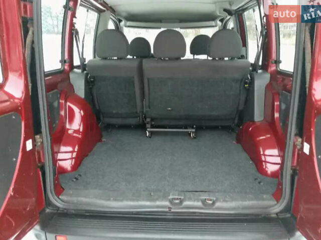 Красный Фиат Добло, объемом двигателя 1.4 л и пробегом 205 тыс. км за 7000 $, фото 4 на Automoto.ua