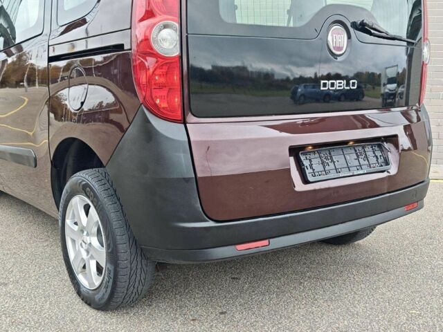 Червоний Фіат Добло, об'ємом двигуна 1.6 л та пробігом 119 тис. км за 6500 $, фото 11 на Automoto.ua