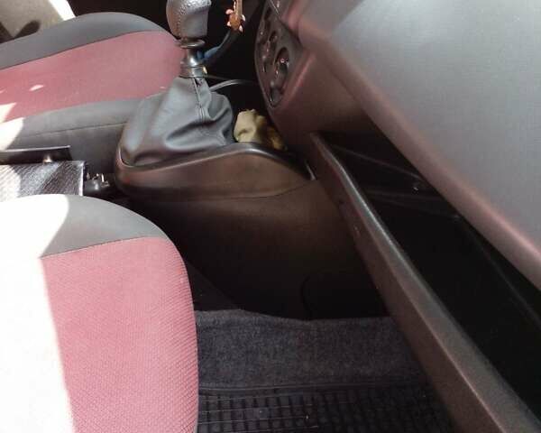 Червоний Фіат Добло, об'ємом двигуна 1.37 л та пробігом 246 тис. км за 6400 $, фото 2 на Automoto.ua