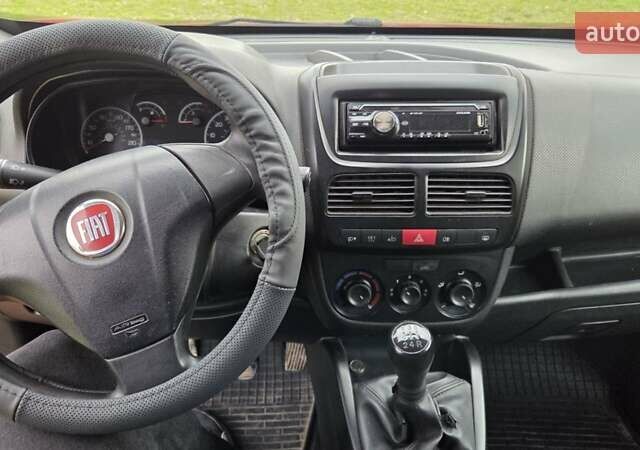 Красный Фиат Добло, объемом двигателя 1.25 л и пробегом 250 тыс. км за 4200 $, фото 16 на Automoto.ua