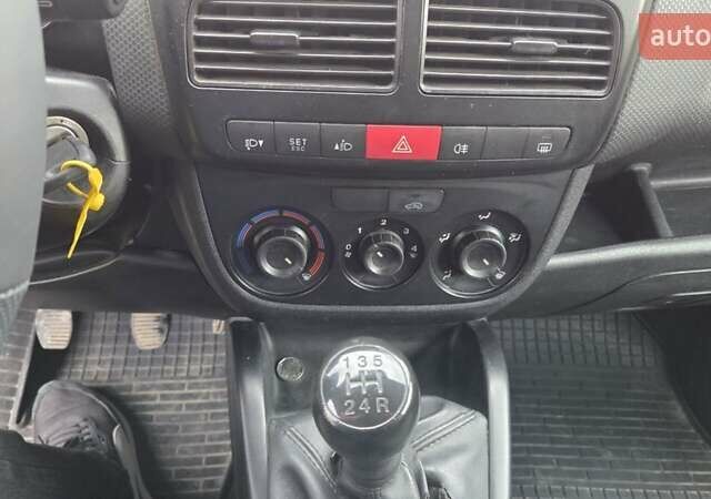 Красный Фиат Добло, объемом двигателя 1.25 л и пробегом 250 тыс. км за 4200 $, фото 15 на Automoto.ua