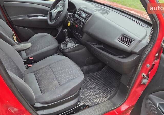 Красный Фиат Добло, объемом двигателя 1.25 л и пробегом 250 тыс. км за 4200 $, фото 13 на Automoto.ua