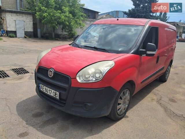 Красный Фиат Добло, объемом двигателя 1.25 л и пробегом 200 тыс. км за 3300 $, фото 1 на Automoto.ua