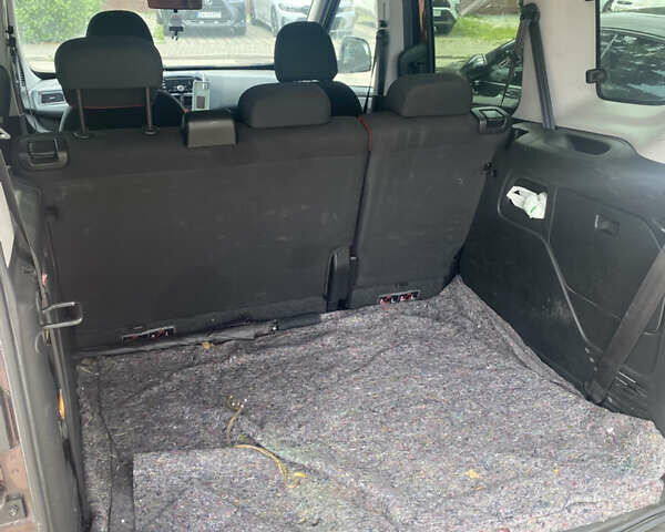 Червоний Фіат Добло, об'ємом двигуна 1.3 л та пробігом 127 тис. км за 7700 $, фото 4 на Automoto.ua