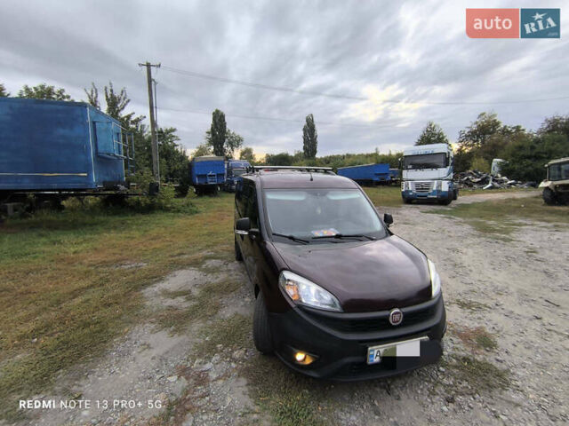 Красный Фиат Добло, объемом двигателя 1.6 л и пробегом 220 тыс. км за 10500 $, фото 6 на Automoto.ua