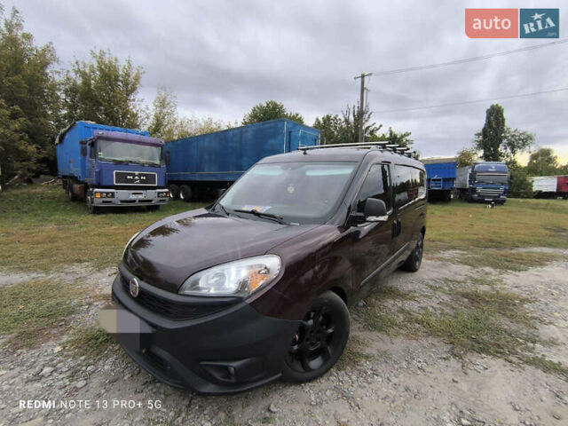 Красный Фиат Добло, объемом двигателя 1.6 л и пробегом 220 тыс. км за 10500 $, фото 14 на Automoto.ua