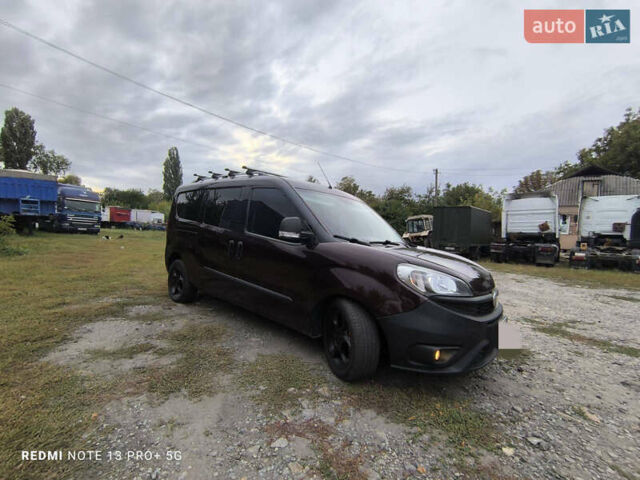 Красный Фиат Добло, объемом двигателя 1.6 л и пробегом 220 тыс. км за 10500 $, фото 8 на Automoto.ua
