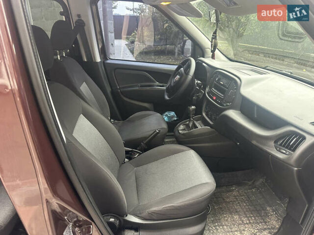 Красный Фиат Добло, объемом двигателя 1.6 л и пробегом 220 тыс. км за 10500 $, фото 17 на Automoto.ua