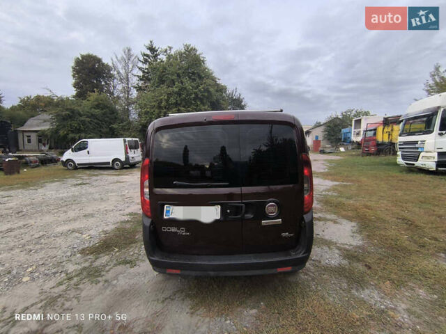 Красный Фиат Добло, объемом двигателя 1.6 л и пробегом 220 тыс. км за 10500 $, фото 11 на Automoto.ua