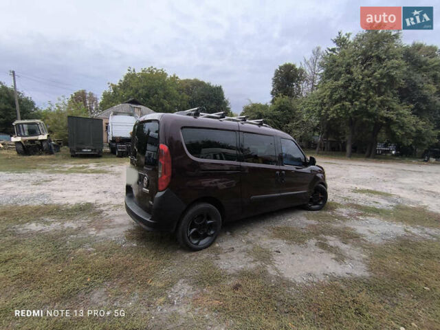 Красный Фиат Добло, объемом двигателя 1.6 л и пробегом 220 тыс. км за 10500 $, фото 5 на Automoto.ua