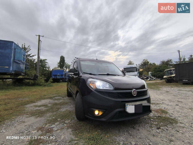 Красный Фиат Добло, объемом двигателя 1.6 л и пробегом 220 тыс. км за 10500 $, фото 7 на Automoto.ua