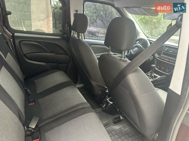 Красный Фиат Добло, объемом двигателя 1.6 л и пробегом 220 тыс. км за 10500 $, фото 18 на Automoto.ua