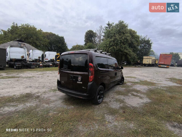 Красный Фиат Добло, объемом двигателя 1.6 л и пробегом 220 тыс. км за 10500 $, фото 9 на Automoto.ua