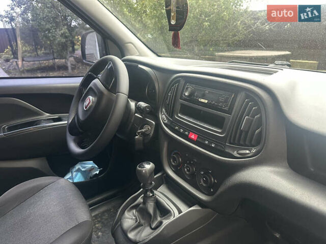 Красный Фиат Добло, объемом двигателя 1.6 л и пробегом 220 тыс. км за 10500 $, фото 16 на Automoto.ua