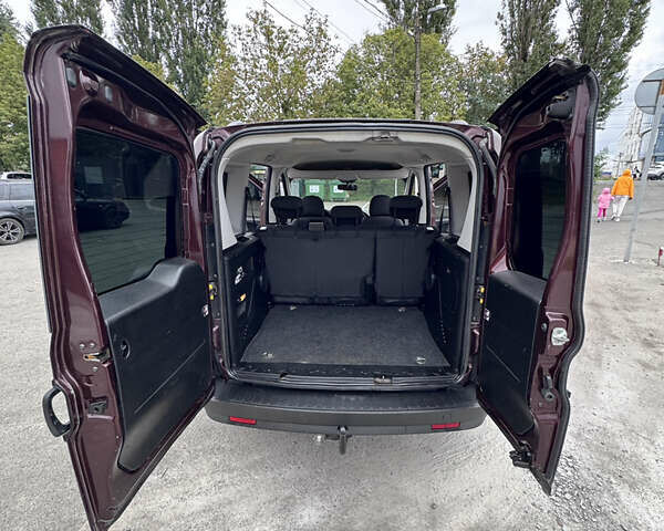 Красный Фиат Добло, объемом двигателя 1.25 л и пробегом 260 тыс. км за 8700 $, фото 16 на Automoto.ua