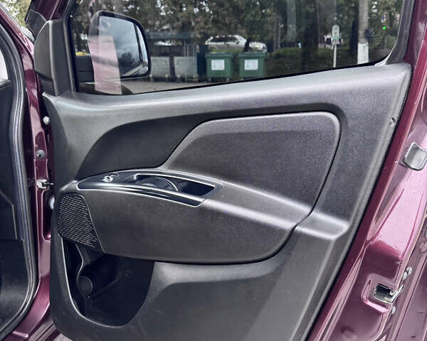 Красный Фиат Добло, объемом двигателя 1.25 л и пробегом 260 тыс. км за 8700 $, фото 26 на Automoto.ua